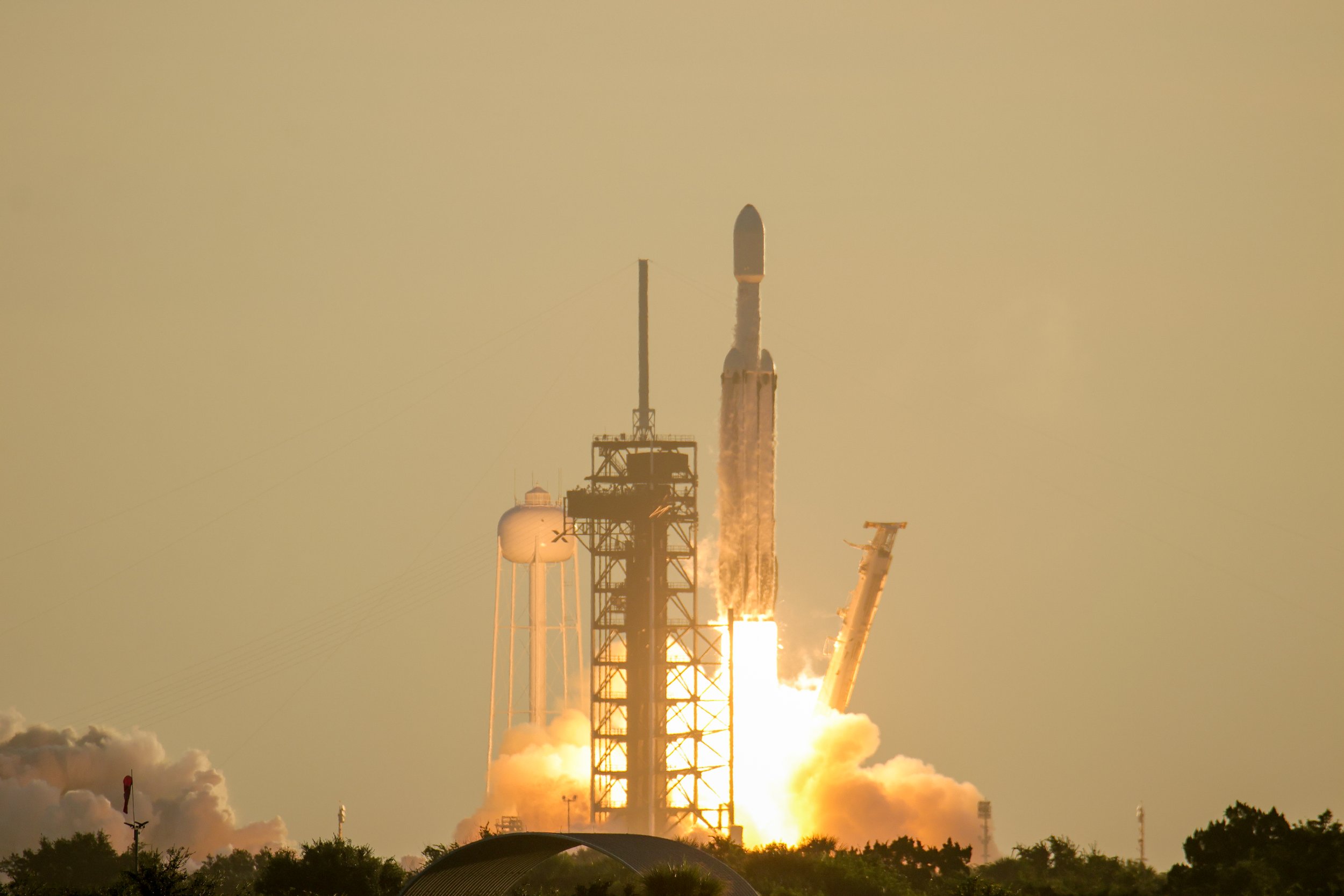 SpaceX’s Falcon Heavy Rocket launches on time at 7:26am, lifting the Nancy Grace Roman Space Telescope into Orbit. Photo: Andrew Javor/Florida Spaceflight